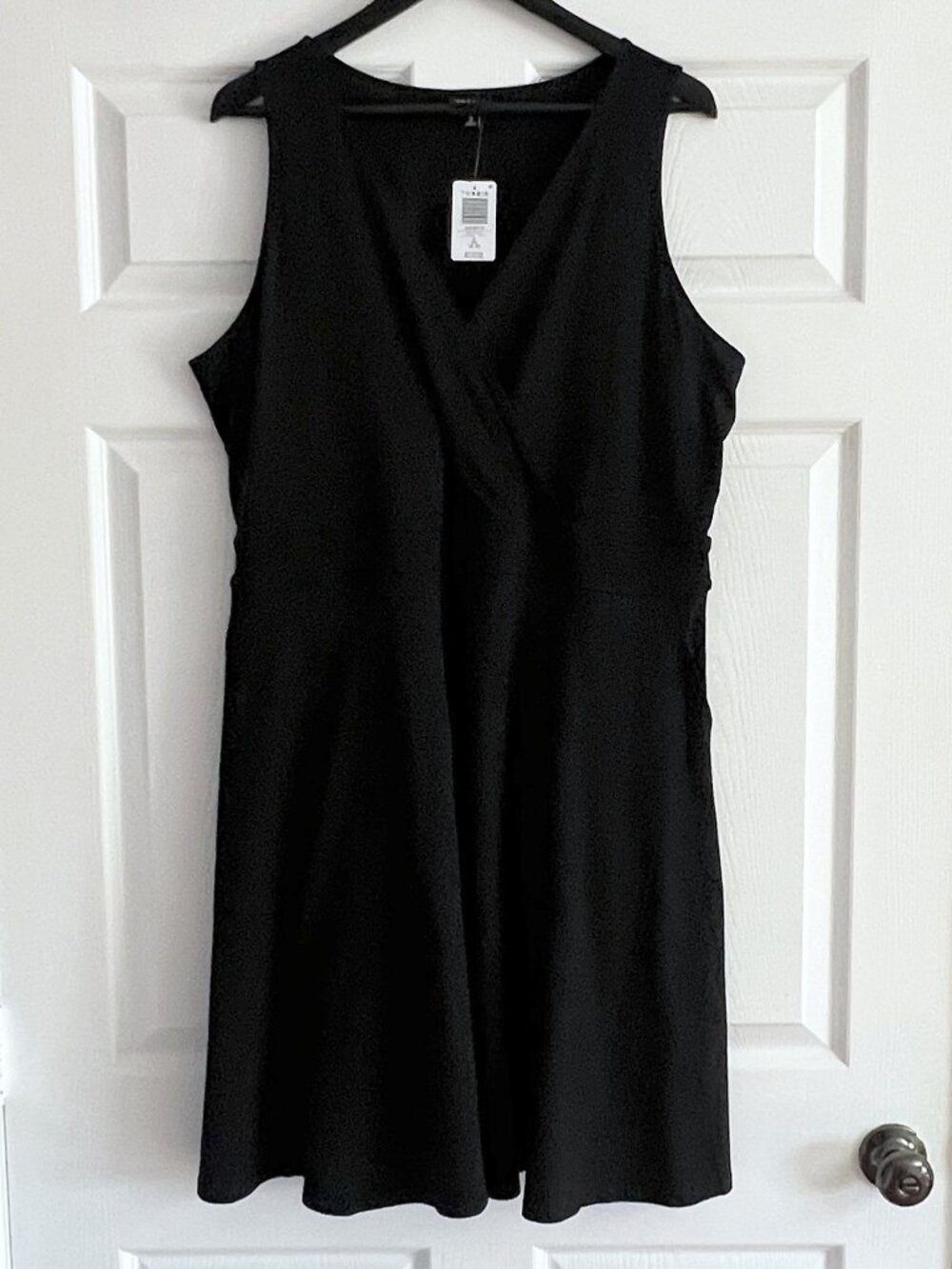 Torrid Black Sleeveless Faux Wrap Fit & Flare Dress – Size 2 (18/20)
